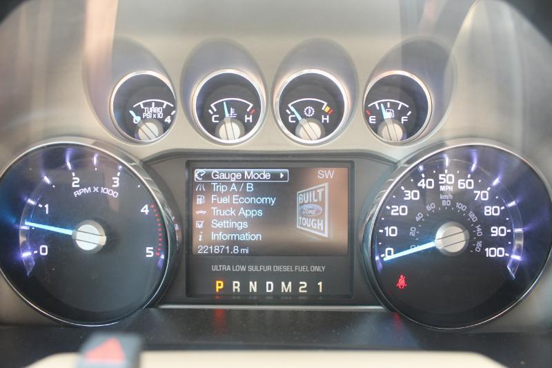 Ford F-450 SD King Ranch Crew Cab DRW 4WD 2011