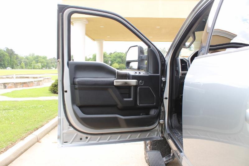 Ford F-250 SD Lariat Crew Cab 4WD 2020