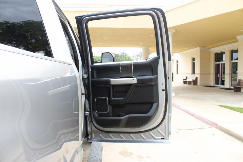 Ford F-250 SD Lariat Crew Cab 4WD 2020