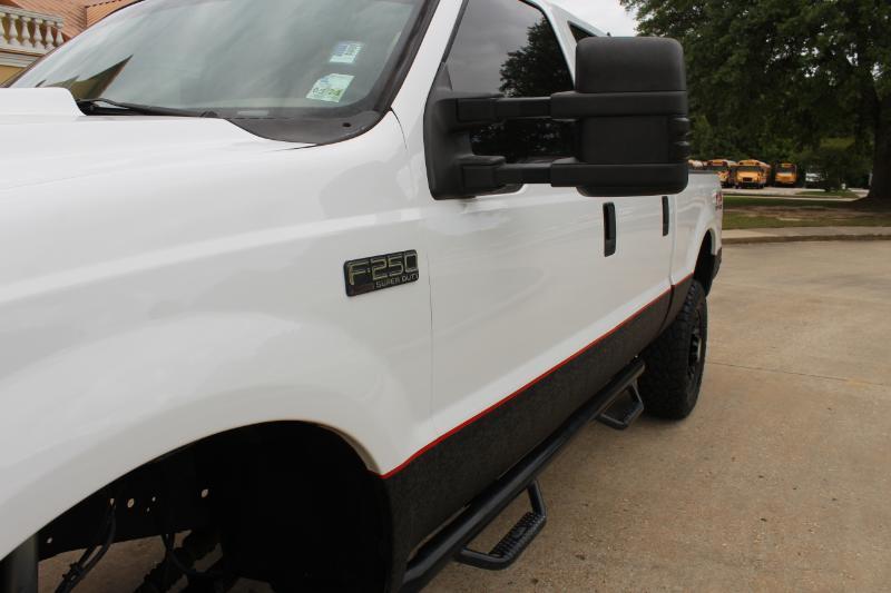 Ford F-250 SD XLT Crew Cab 4WD 2004