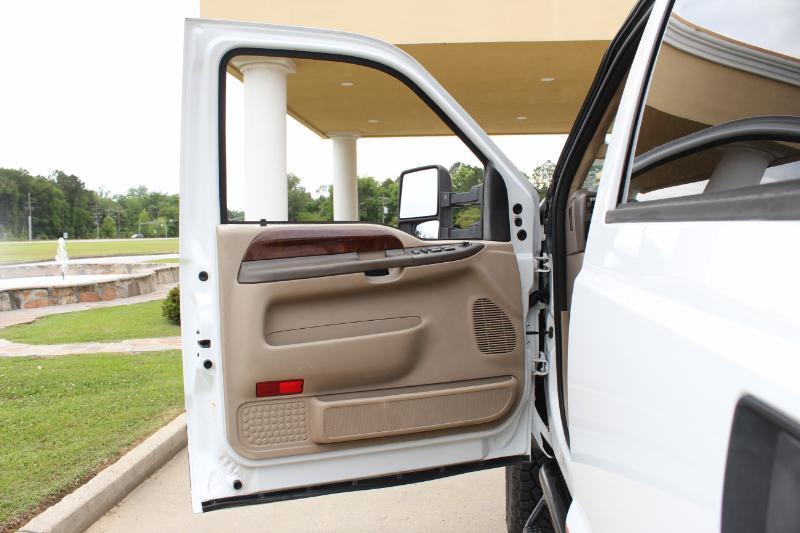 Ford F-250 SD XLT Crew Cab 4WD 2004