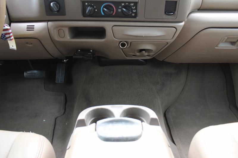 Ford F-250 SD XLT Crew Cab 4WD 2004