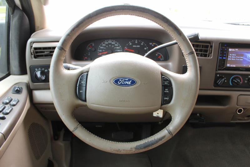 Ford F-250 SD XLT Crew Cab 4WD 2004