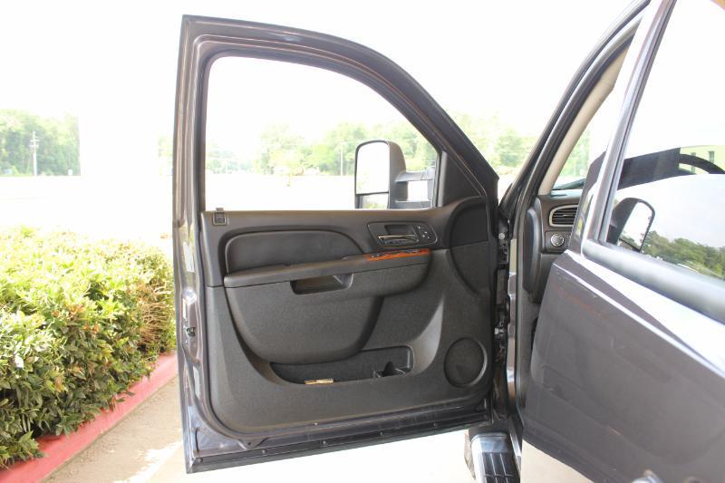 Chevrolet Silverado 3500HD LTZ Crew Cab  4WD 2011