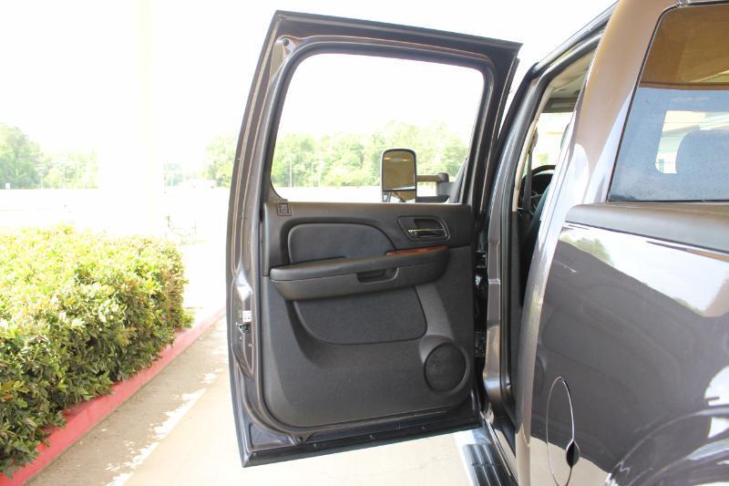Chevrolet Silverado 3500HD LTZ Crew Cab  4WD 2011