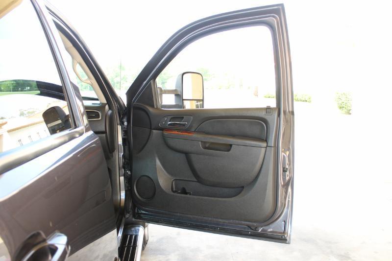Chevrolet Silverado 3500HD LTZ Crew Cab  4WD 2011
