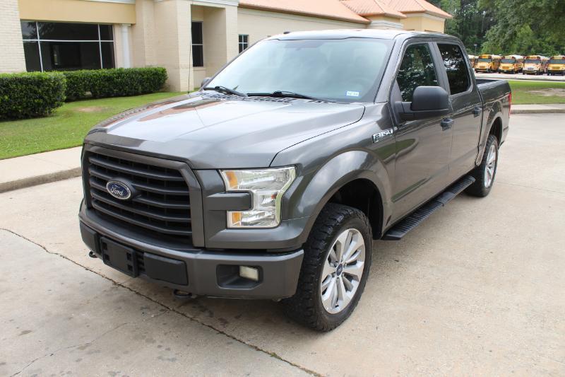 Ford F-150 XL SuperCrew 5.5-ft. Bed 4WD 2017