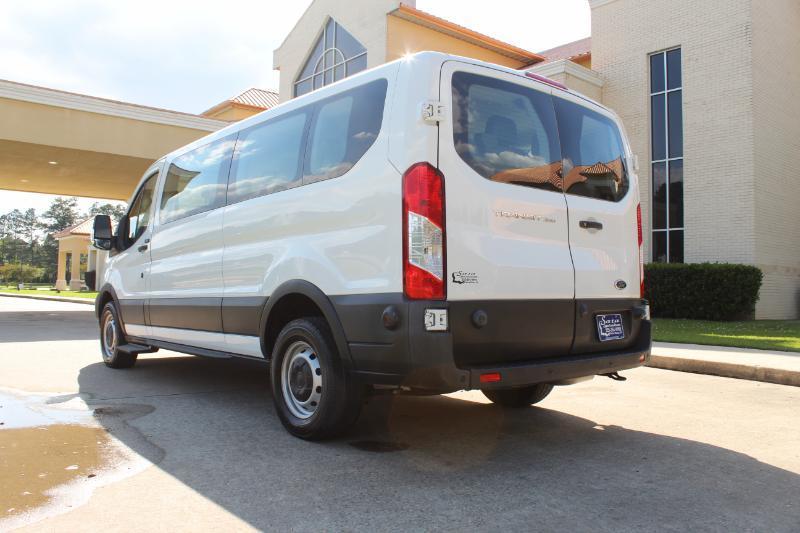 Ford Transit 350 Wagon Low Roof XL w/Sliding Pass. 148-in. WB 2020