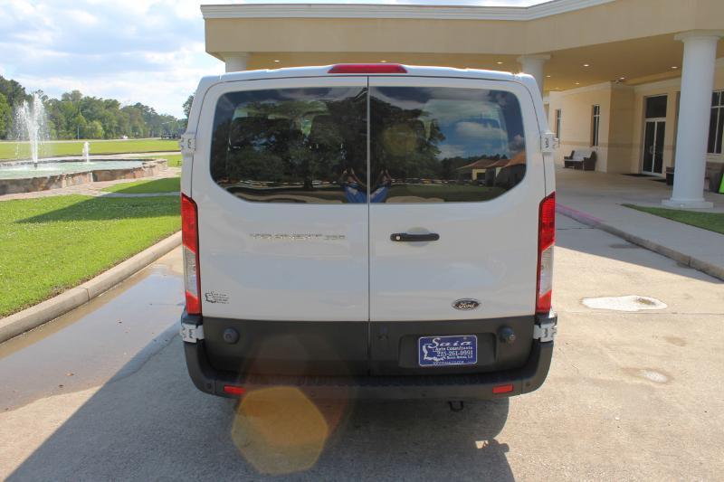 Ford Transit 350 Wagon Low Roof XL w/Sliding Pass. 148-in. WB 2020