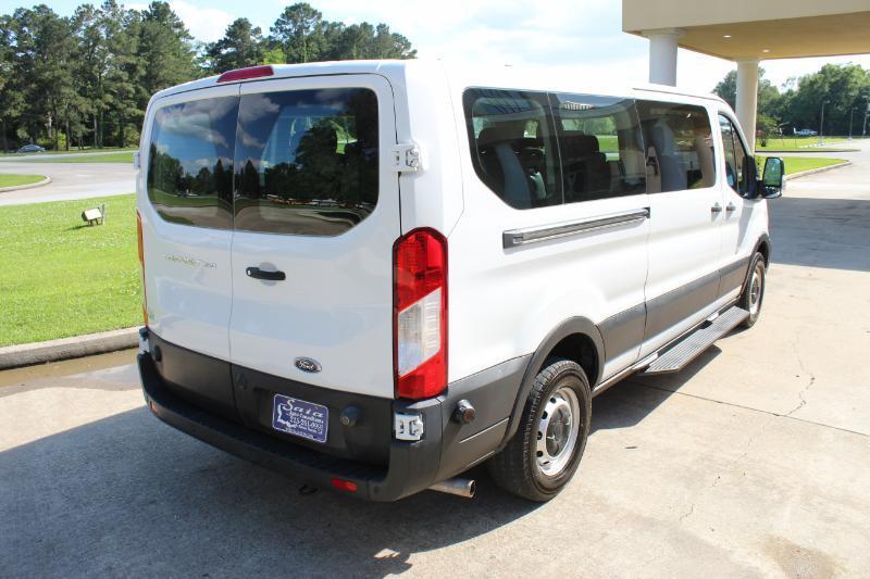 Ford Transit 350 Wagon Low Roof XL w/Sliding Pass. 148-in. WB 2020