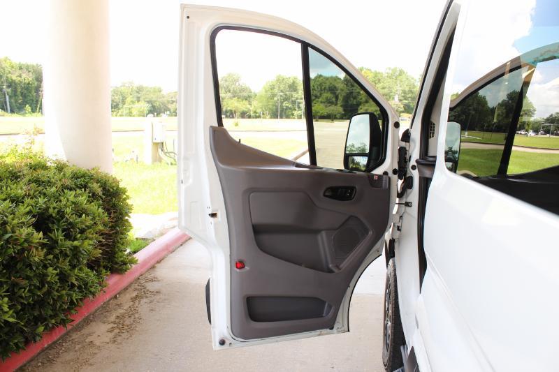 Ford Transit 350 Wagon Low Roof XL w/Sliding Pass. 148-in. WB 2020