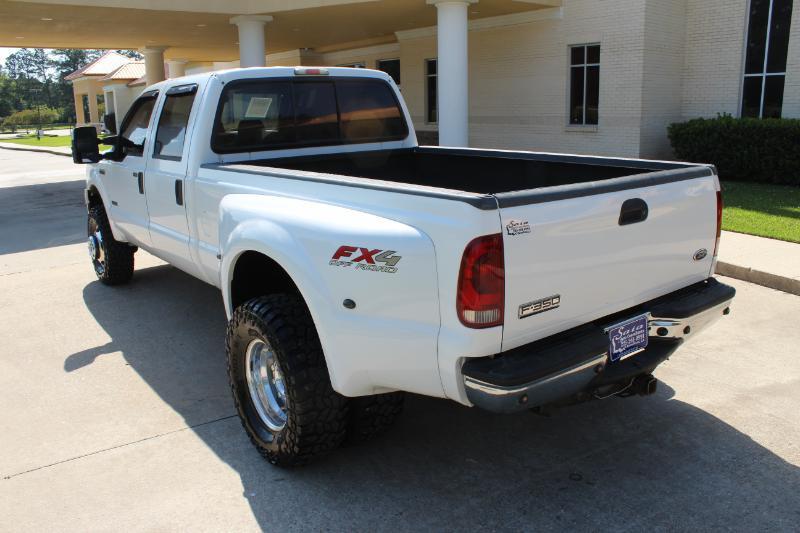 Ford F-350 SD XL Crew Cab 4WD DRW 2006