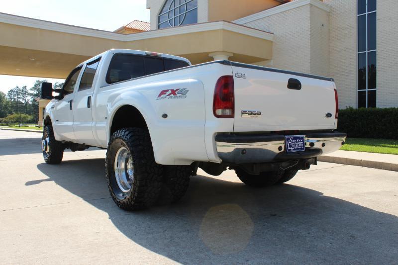 Ford F-350 SD XL Crew Cab 4WD DRW 2006