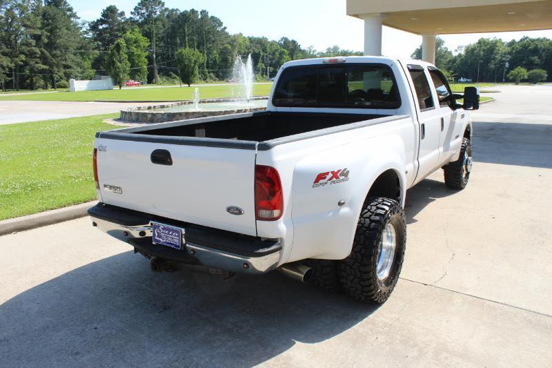 Ford F-350 SD XL Crew Cab 4WD DRW 2006