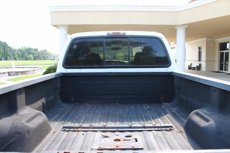Ford F-350 SD XL Crew Cab 4WD DRW 2006