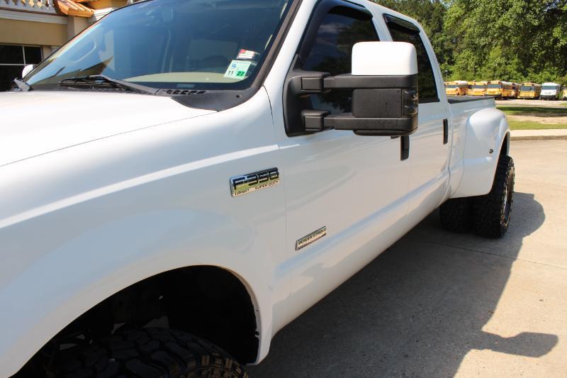 Ford F-350 SD XL Crew Cab 4WD DRW 2006