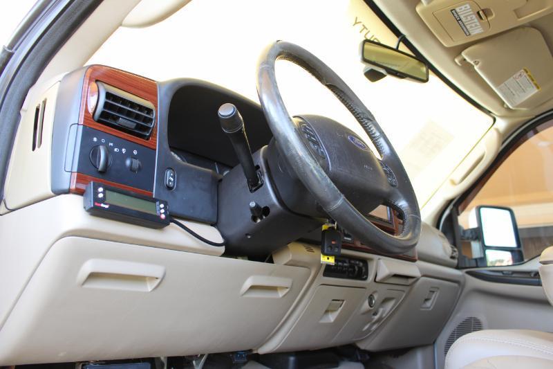 Ford F-350 SD XL Crew Cab 4WD DRW 2006