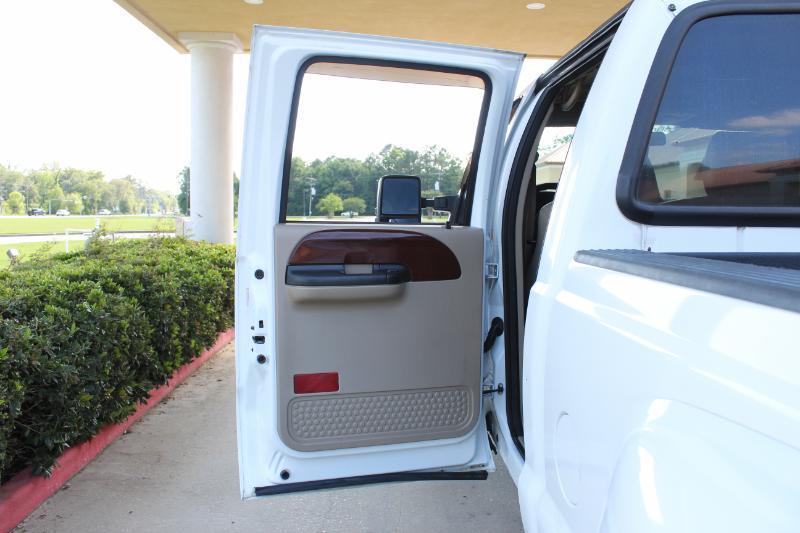 Ford F-350 SD XL Crew Cab 4WD DRW 2006