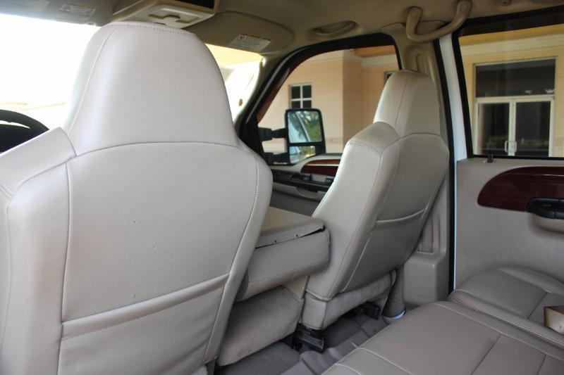 Ford F-350 SD XL Crew Cab 4WD DRW 2006