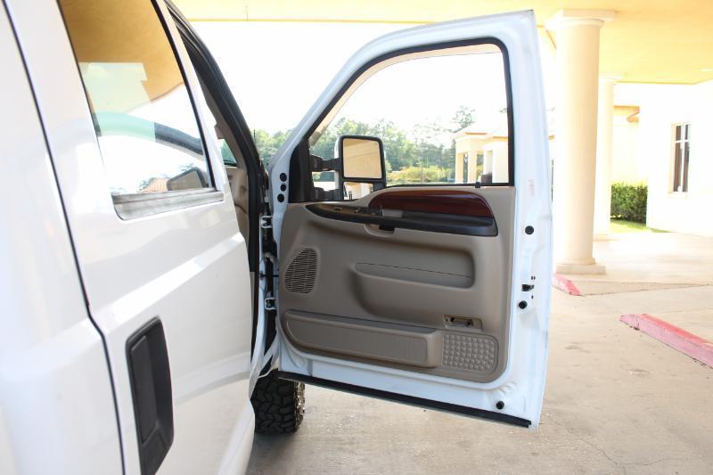 Ford F-350 SD XL Crew Cab 4WD DRW 2006