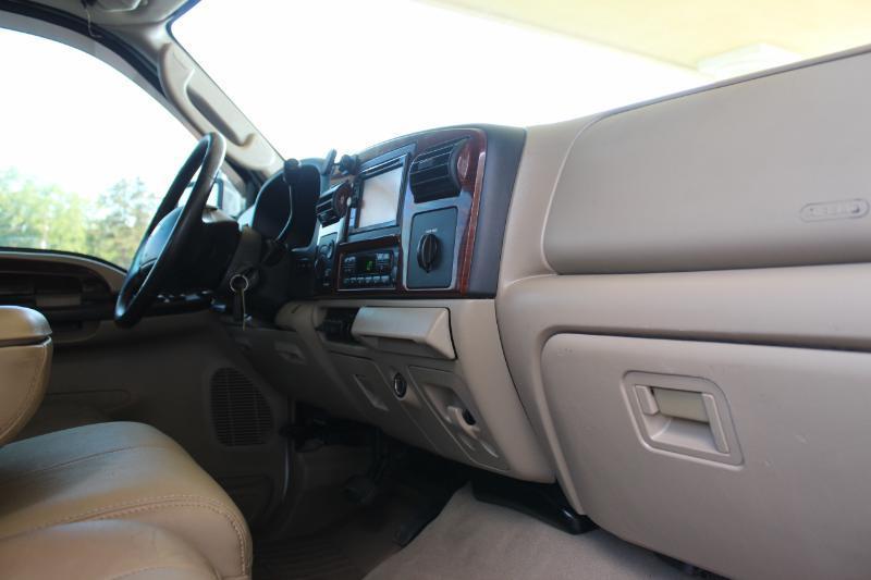 Ford F-350 SD XL Crew Cab 4WD DRW 2006