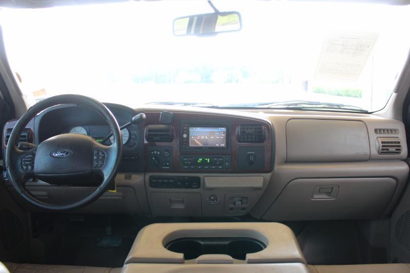 Ford F-350 SD XL Crew Cab 4WD DRW 2006