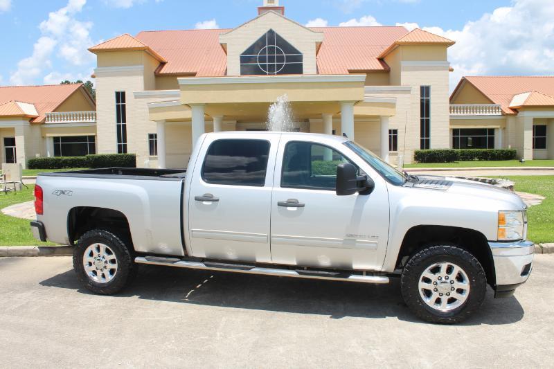 Chevrolet Silverado 2500HD LT Crew Cab Short Bed 4WD 2011