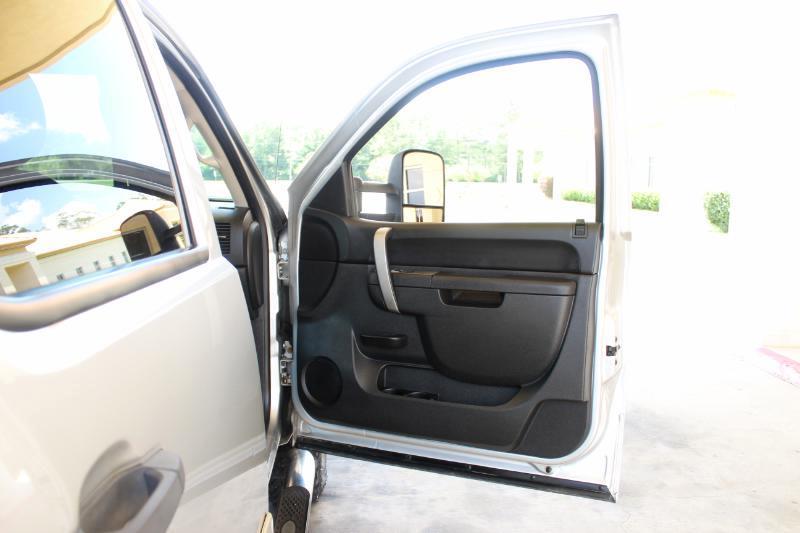 Chevrolet Silverado 2500HD LT Crew Cab Short Bed 4WD 2011