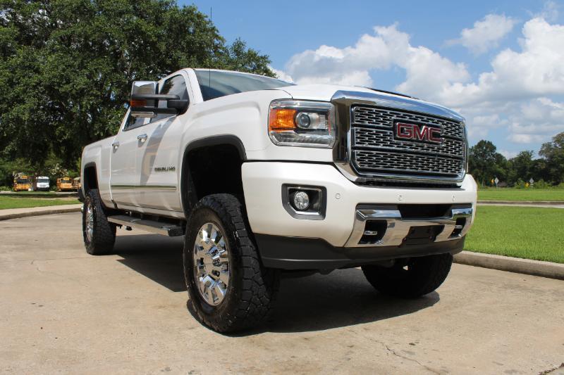 GMC Sierra 2500HD Denali Crew Cab 4WD SB 2018