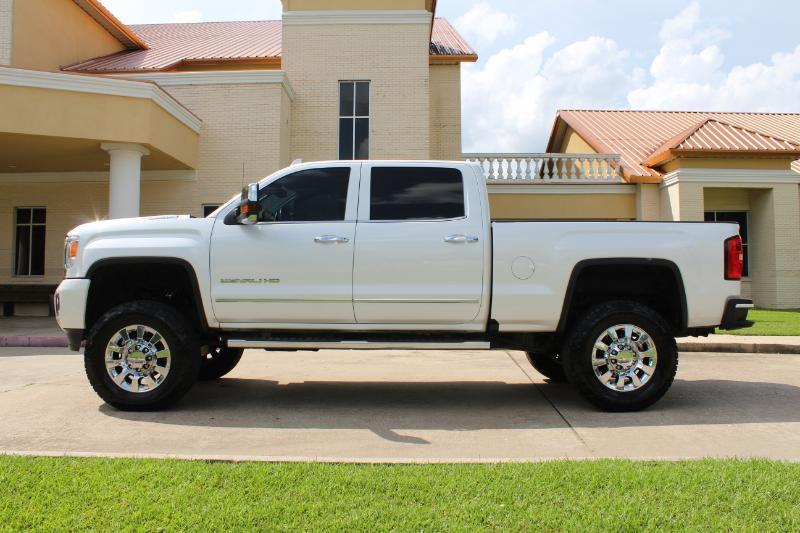 GMC Sierra 2500HD Denali Crew Cab 4WD SB 2018