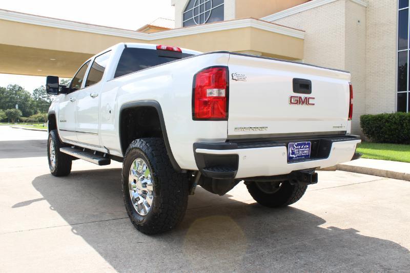 GMC Sierra 2500HD Denali Crew Cab 4WD SB 2018
