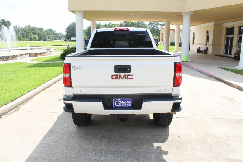 GMC Sierra 2500HD Denali Crew Cab 4WD SB 2018