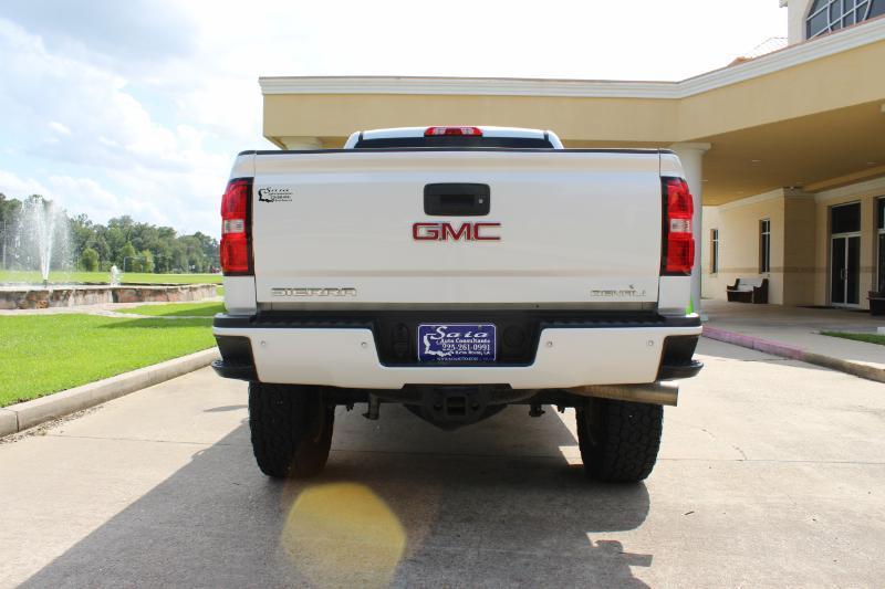 GMC Sierra 2500HD Denali Crew Cab 4WD SB 2018