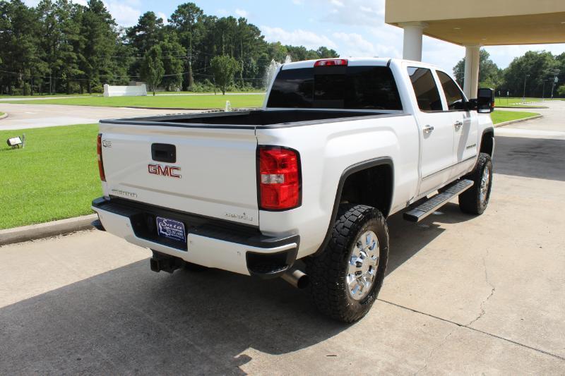 GMC Sierra 2500HD Denali Crew Cab 4WD SB 2018