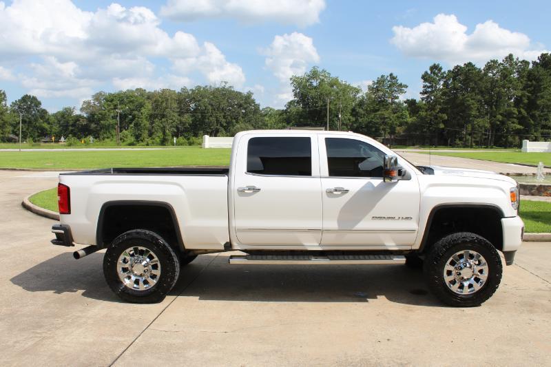 GMC Sierra 2500HD Denali Crew Cab 4WD SB 2018