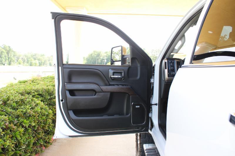 GMC Sierra 2500HD Denali Crew Cab 4WD SB 2018