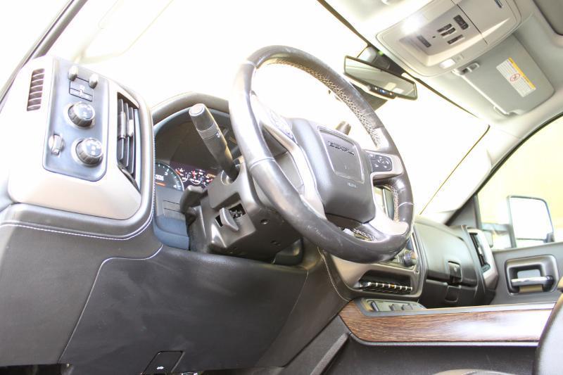 GMC Sierra 2500HD Denali Crew Cab 4WD SB 2018