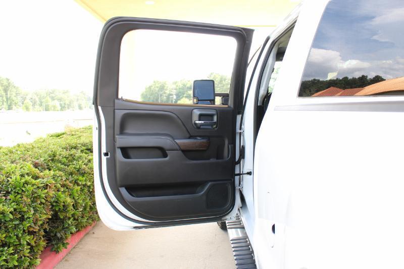 GMC Sierra 2500HD Denali Crew Cab 4WD SB 2018