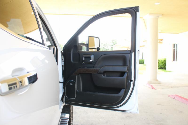 GMC Sierra 2500HD Denali Crew Cab 4WD SB 2018