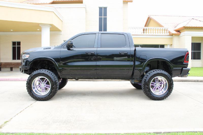 RAM 1500 Laramie Crew Cab SWB 4WD 2019