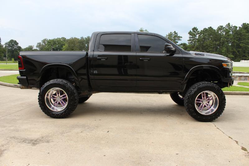 RAM 1500 Laramie Crew Cab SWB 4WD 2019