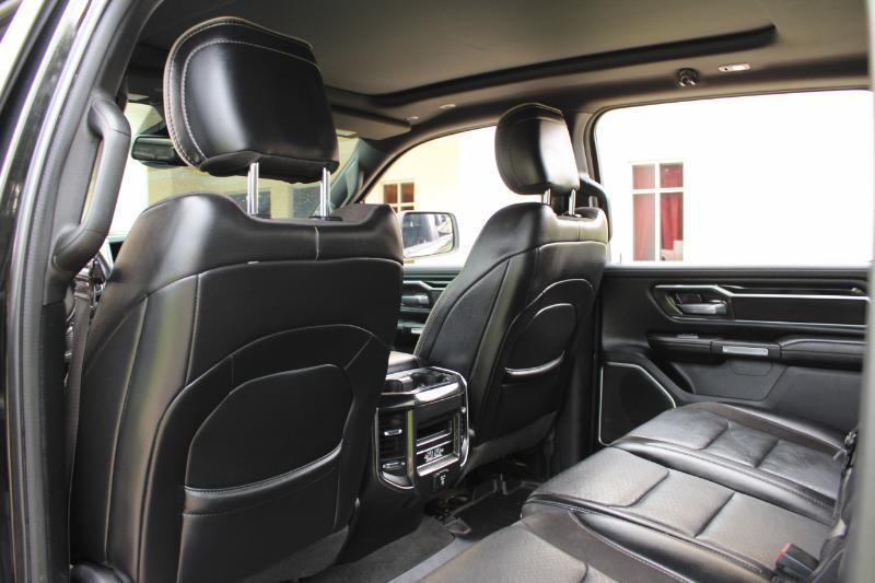 RAM 1500 Laramie Crew Cab SWB 4WD 2019