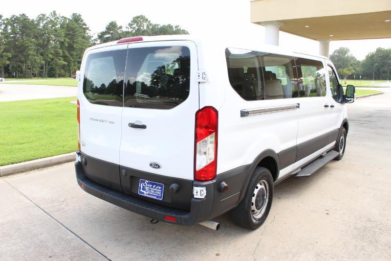 Ford Transit 350 Wagon Low Roof XL w/Sliding Pass. 148-in. WB 2020