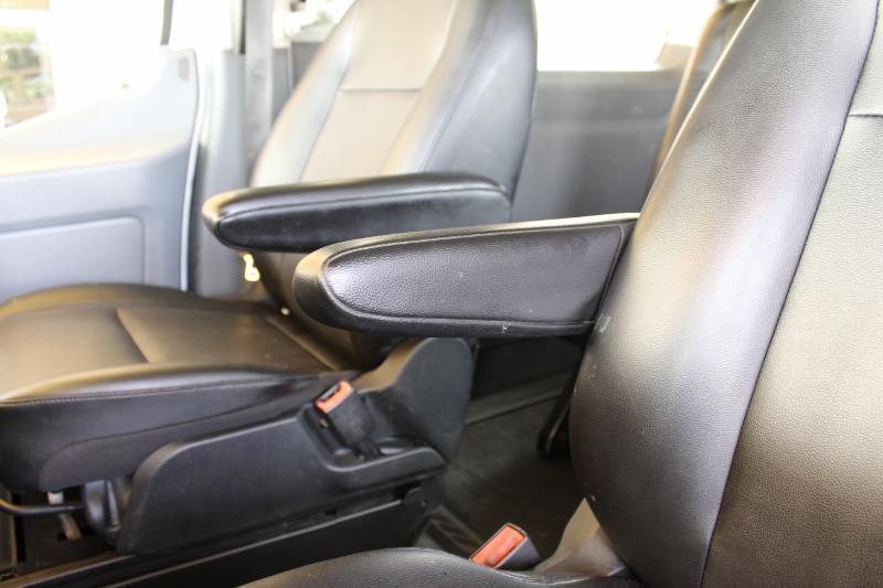 Ford Transit 350 Wagon Low Roof XL w/Sliding Pass. 148-in. WB 2020