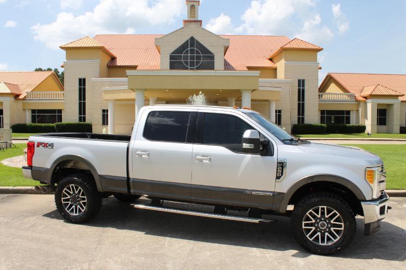Ford F-250 SD Lariat Crew Cab 4WD 2017