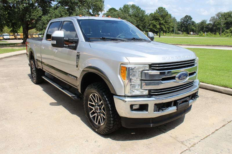 Ford F-250 SD Lariat Crew Cab 4WD 2017
