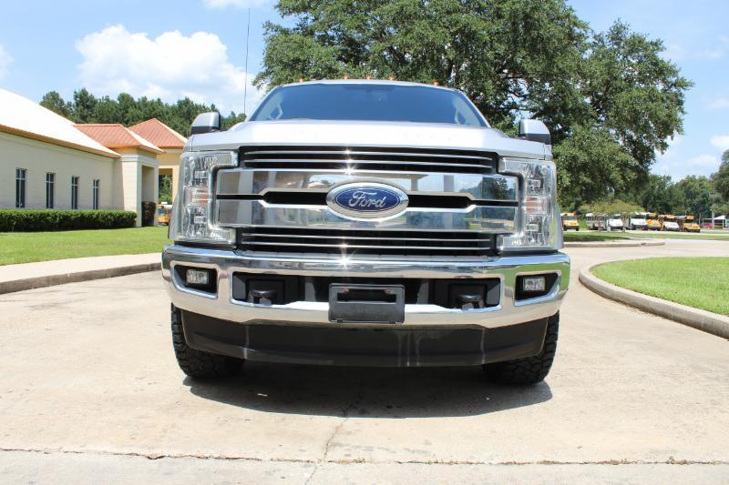 Ford F-250 SD Lariat Crew Cab 4WD 2017