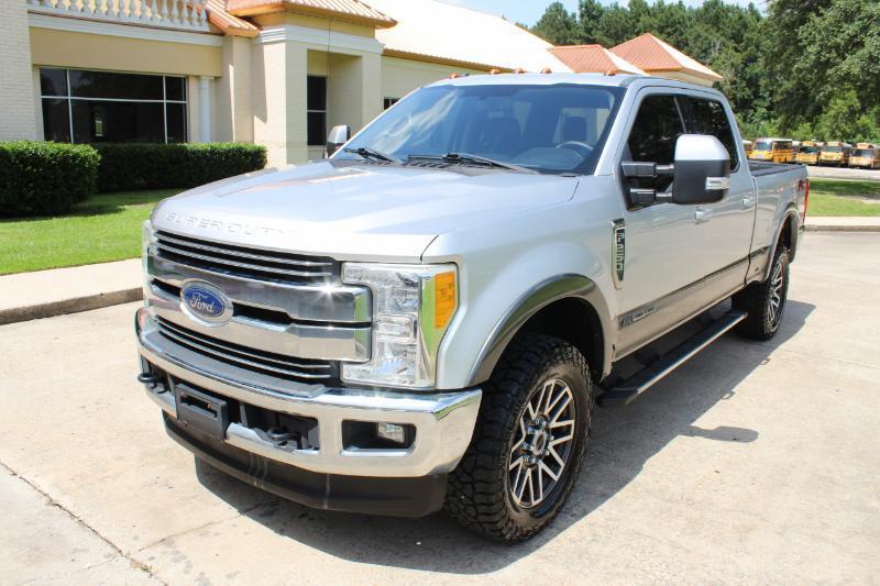 Ford F-250 SD Lariat Crew Cab 4WD 2017