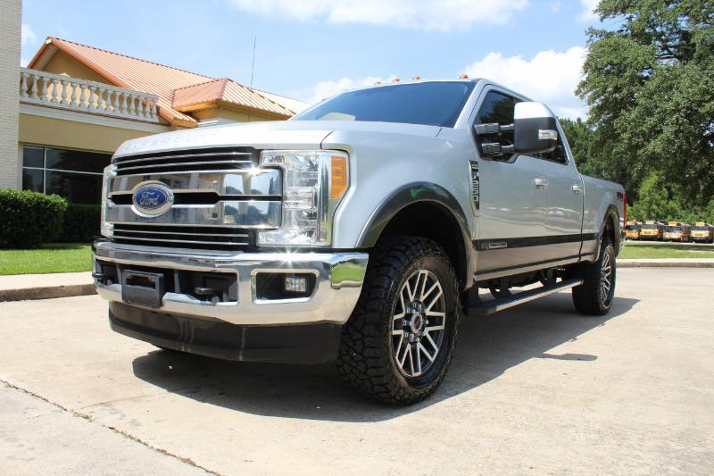 Ford F-250 SD Lariat Crew Cab 4WD 2017