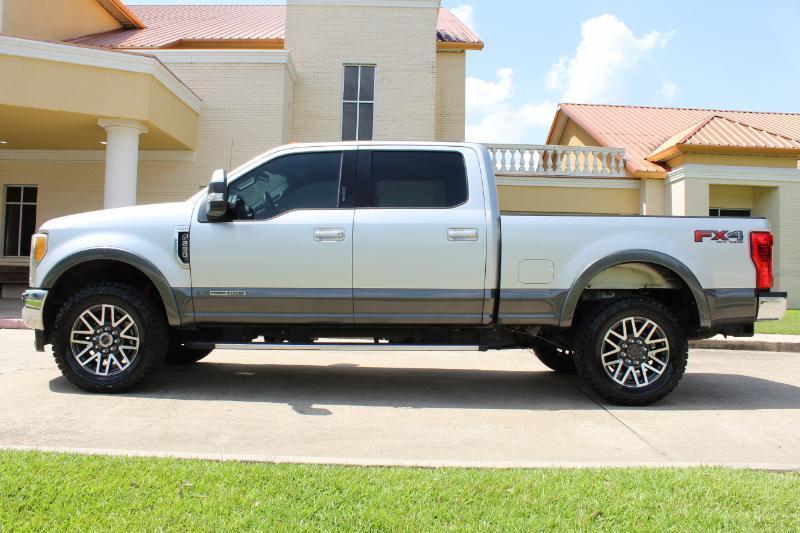 Ford F-250 SD Lariat Crew Cab 4WD 2017